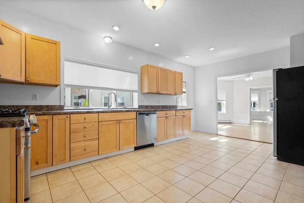 3 bed, 1 bath apartment for rent at 144 Waverly Rd Unit 1, North Andover — photo 7 of 28