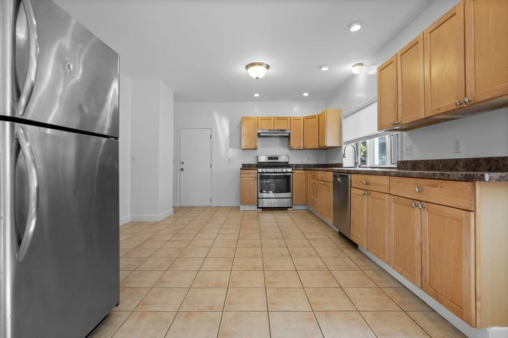 3 bed, 1 bath apartment for rent at 144 Waverly Rd Unit 1, North Andover — photo 10 of 28