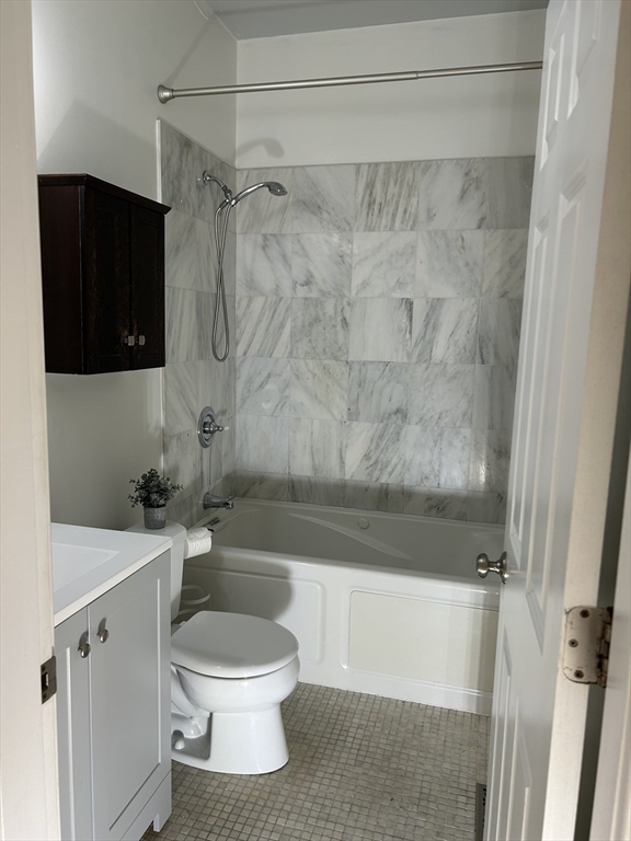2 bed, 1 bath apartment for rent at 144 West 8th Unit 1, South Boston — photo 7 of 13