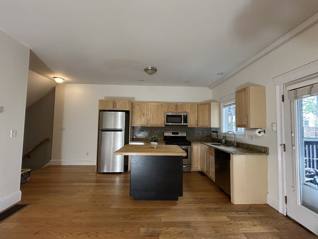 2 bed, 1 bath apartment for rent at 144 West 8th Unit 1, South Boston — photo 1 of 13