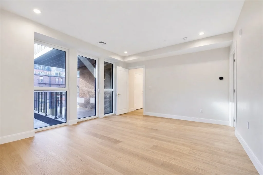 3 bed, 3 bath apartment for rent at 144 Worcester St Unit 3, South End — photo 20 of 37