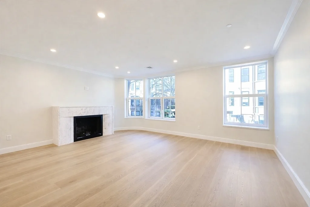 3 bed, 3 bath apartment for rent at 144 Worcester St Unit 3, South End — photo 9 of 37