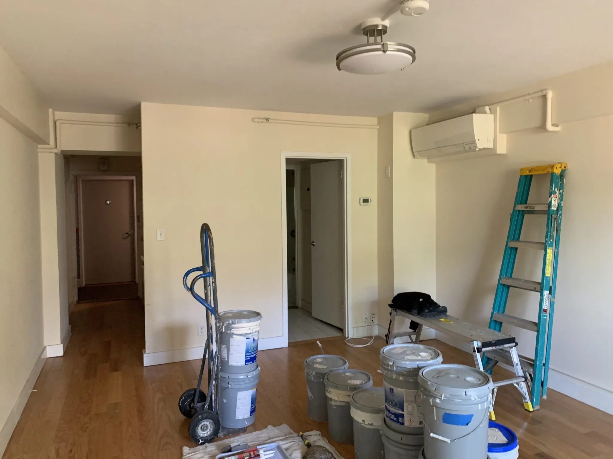 Studio bed, 1 bath apartment for rent at 1440 Beacon St Unit 410, Coolidge Corner — photo 5 of 13