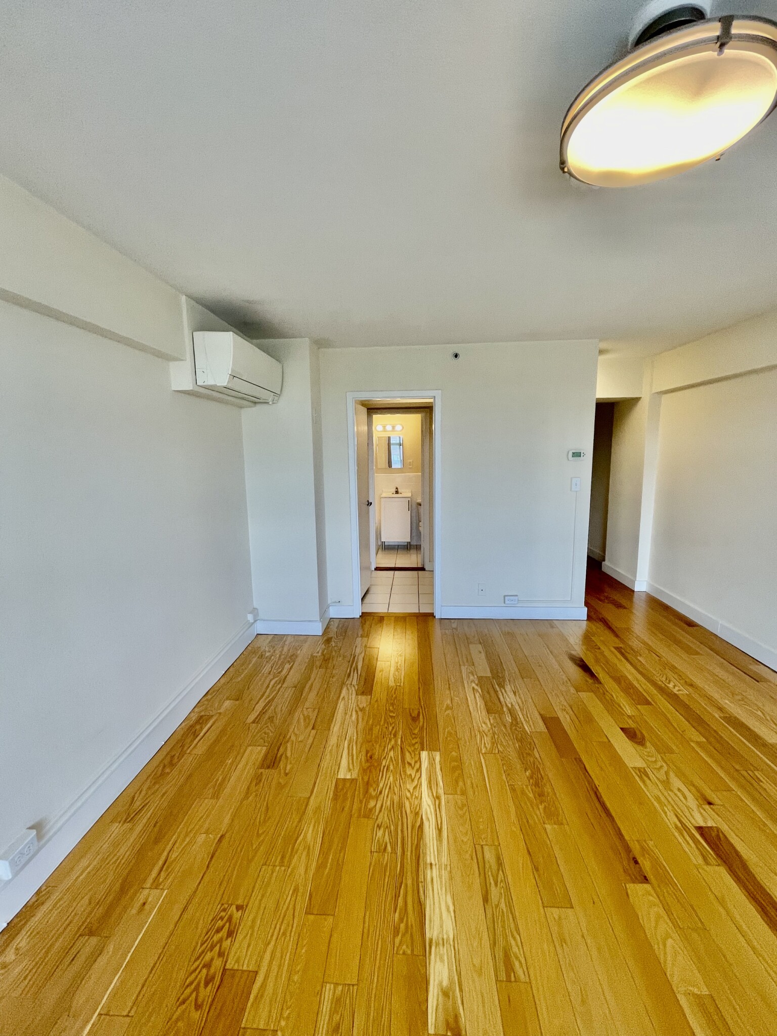 Studio bed, 1 bath apartment for rent at 1440 Beacon St Unit 611, Coolidge Corner — photo 3 of 15