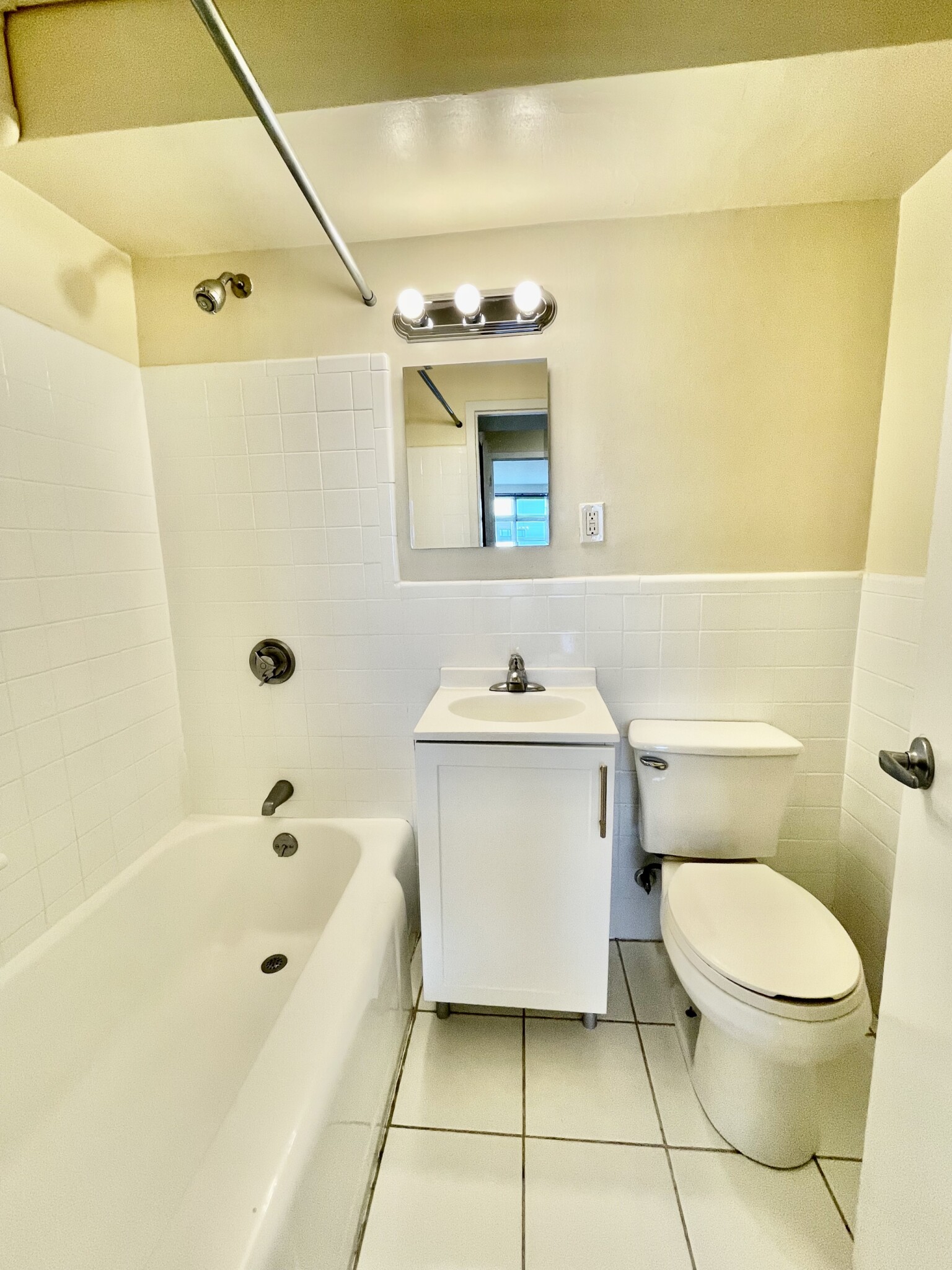 Studio bed, 1 bath apartment for rent at 1440 Beacon St Unit 611, Coolidge Corner — photo 6 of 15