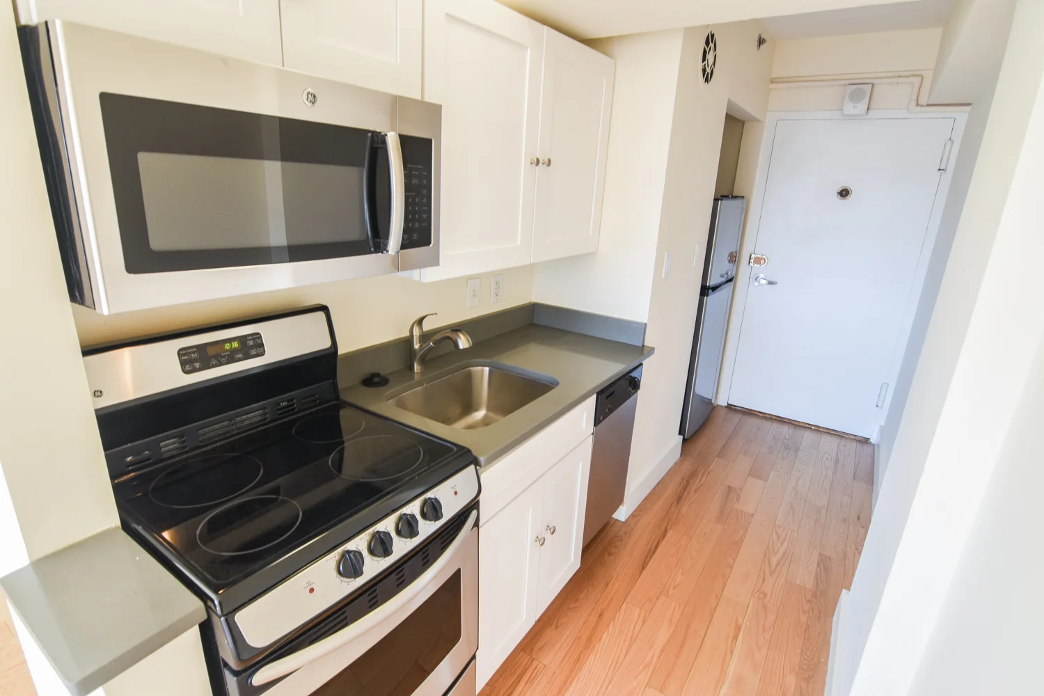 Studio bed, 1 bath apartment for rent at 1440 Beacon St Unit 807, Coolidge Corner — photo 4 of 15