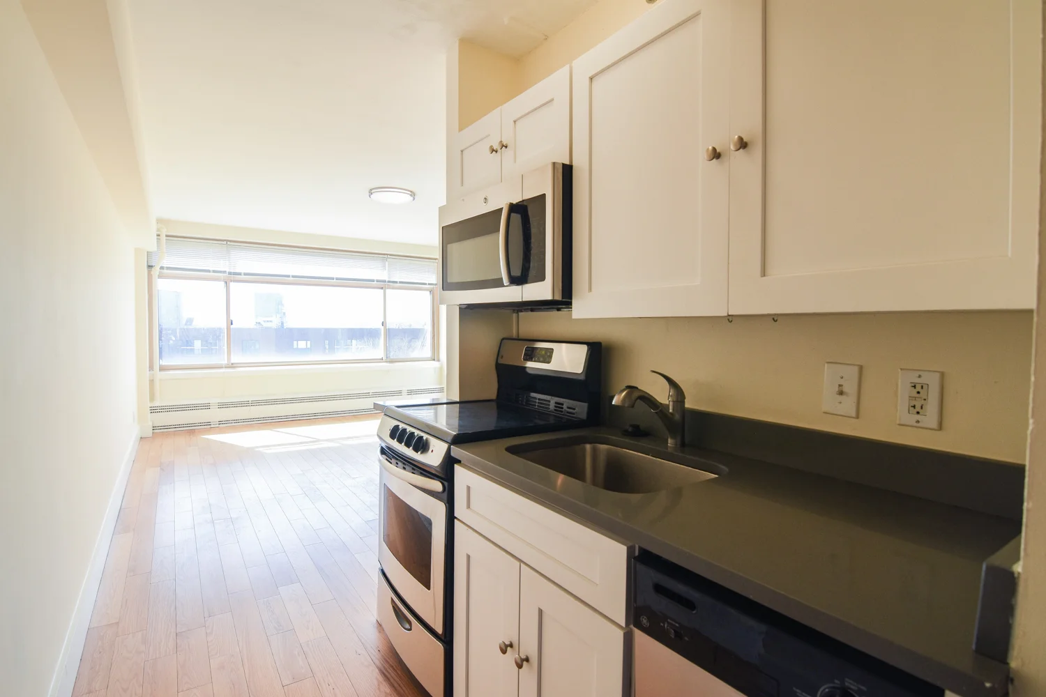 Studio bed, 1 bath apartment for rent at 1440 Beacon St Unit 807, Coolidge Corner — photo 5 of 15