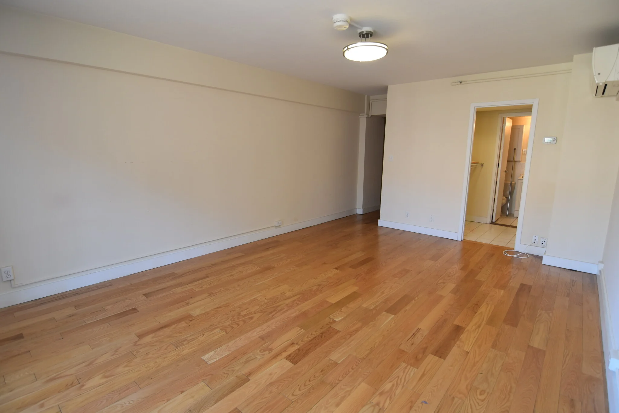 Studio bed, 1 bath apartment for rent at 1440 Beacon St Unit 810, Coolidge Corner — photo 1 of 13
