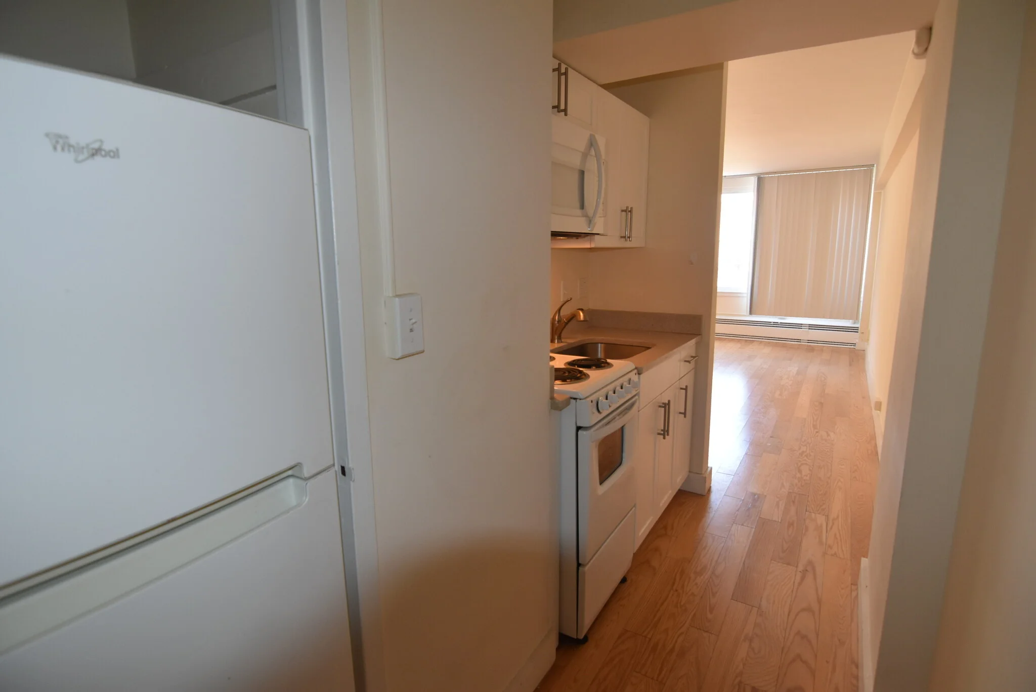 Studio bed, 1 bath apartment for rent at 1440 Beacon St Unit 810, Coolidge Corner — photo 3 of 13