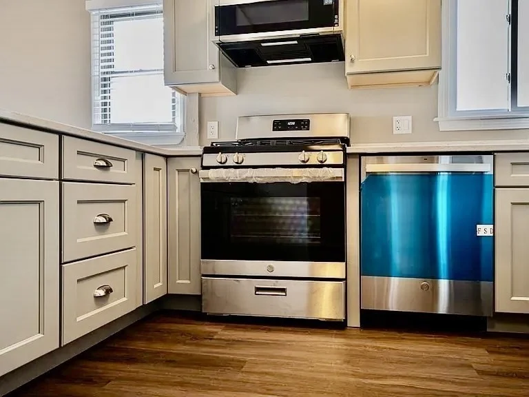 2 bed, 1 bath apartment for rent at 1440 Columbia Rd Unit 4, South Boston — photo 6 of 17