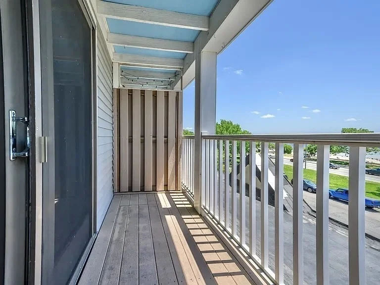 2 bed, 1 bath apartment for rent at 1440 Columbia Rd Unit 4, South Boston — photo 3 of 17