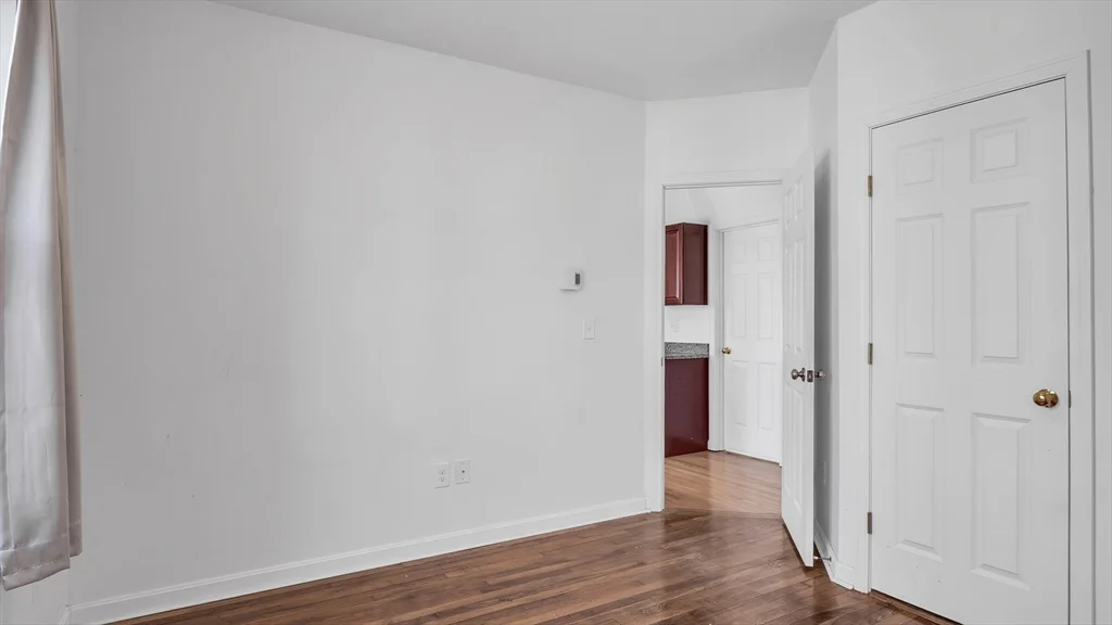3 bed, 1 bath apartment for rent at 1442 Main St Unit 1, Webster Square — photo 15 of 30