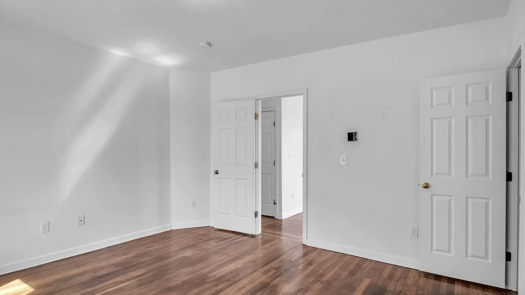 3 bed, 1 bath apartment for rent at 1442 Main St Unit 1, Webster Square — photo 27 of 30
