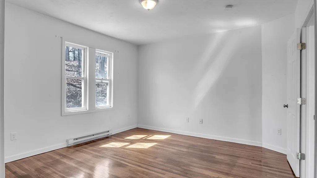 3 bed, 1 bath apartment for rent at 1442 Main St Unit 1, Webster Square — photo 28 of 30