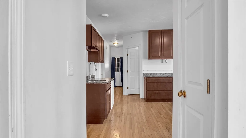 3 bed, 1 bath apartment for rent at 1442 Main St Unit 1, Webster Square — photo 8 of 30