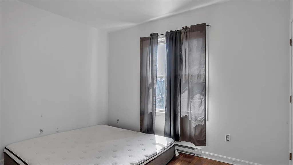 3 bed, 1 bath apartment for rent at 1442 Main St Unit 1, Webster Square — photo 20 of 30