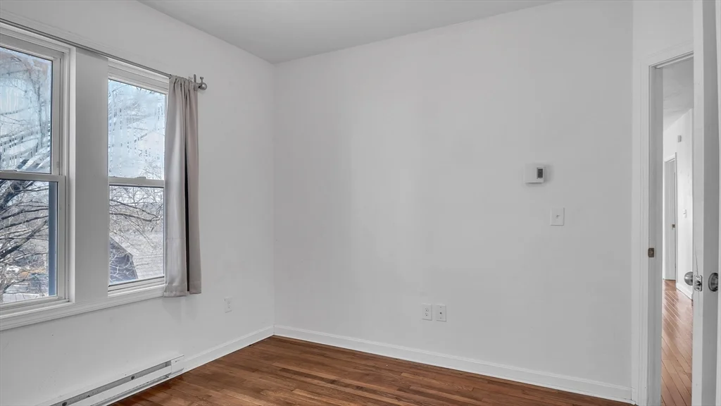 3 bed, 1 bath apartment for rent at 1442 Main St Unit 1, Webster Square — photo 16 of 30