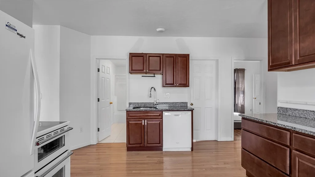 3 bed, 1 bath apartment for rent at 1442 Main St Unit 2, Worcester — photo 23 of 30