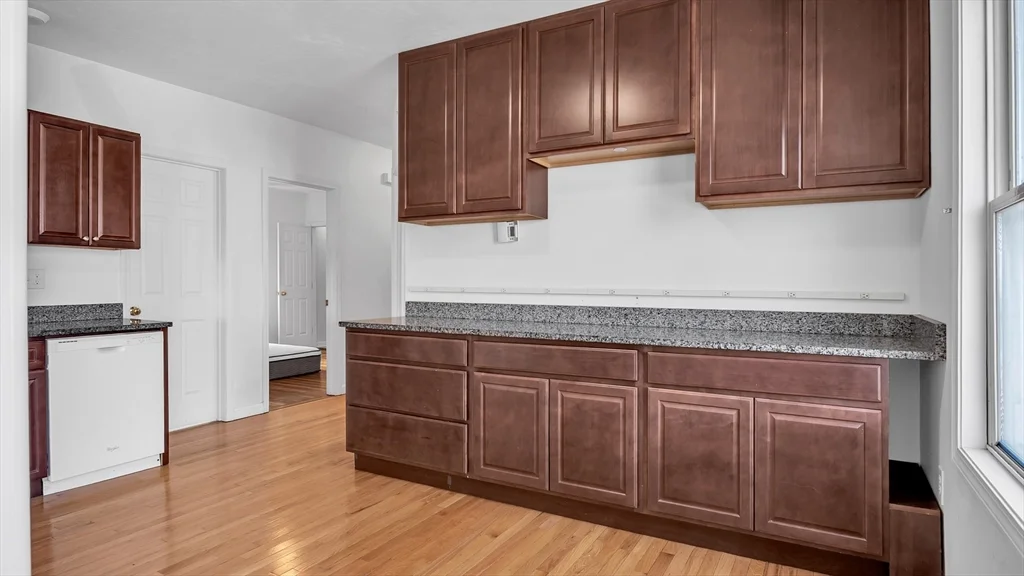 3 bed, 1 bath apartment for rent at 1442 Main St Unit 2, Worcester — photo 10 of 30