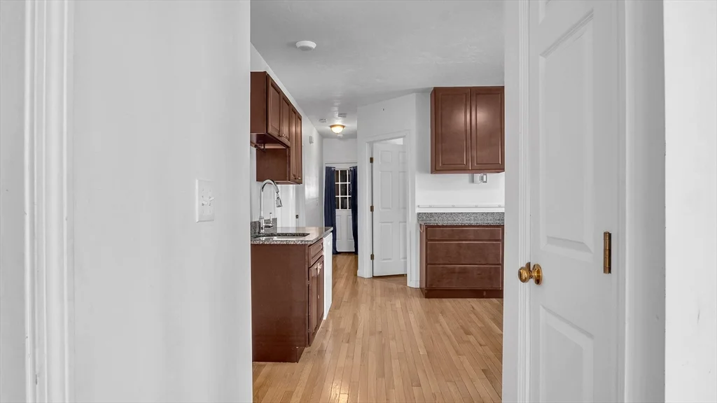 3 bed, 1 bath apartment for rent at 1442 Main St Unit 2, Worcester — photo 9 of 30