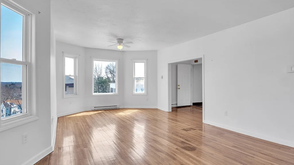 3 bed, 1 bath apartment for rent at 1442 Main St Unit 2, Worcester — photo 5 of 30