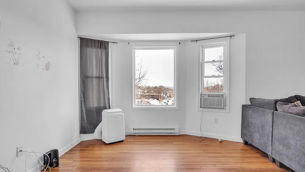 3 bed, 1 bath apartment for rent at 1442 Main St Unit 3, Worcester — photo 10 of 29