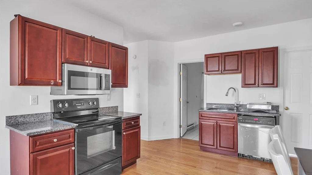 3 bed, 1 bath apartment for rent at 1442 Main St Unit 3, Worcester — photo 13 of 29