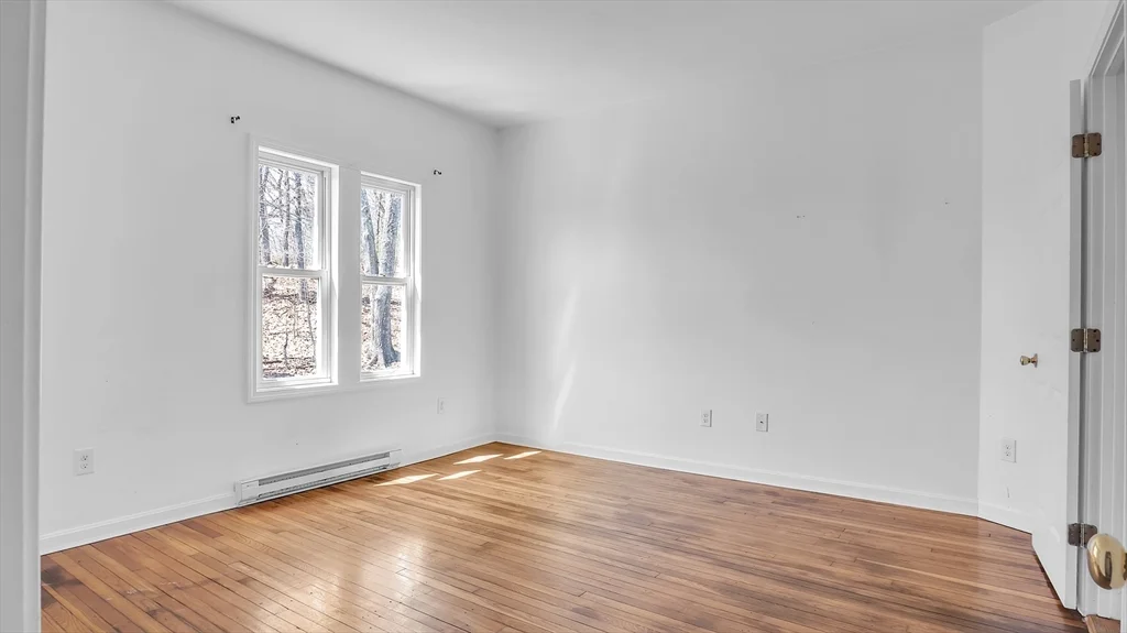 3 bed, 1 bath apartment for rent at 1442 Main St Unit 3, Worcester — photo 27 of 29