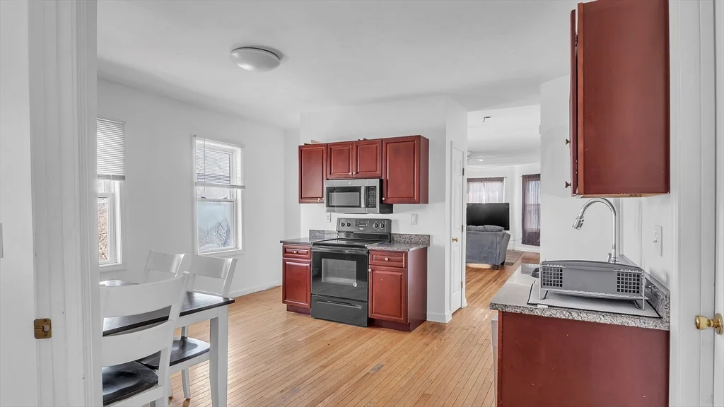 3 bed, 1 bath apartment for rent at 1442 Main St Unit 3, Worcester — photo 14 of 29