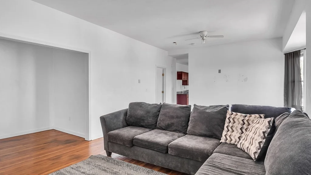 3 bed, 1 bath apartment for rent at 1442 Main St Unit 3, Worcester — photo 8 of 29