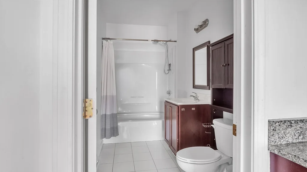 3 bed, 1 bath apartment for rent at 1442 Main St Unit 3, Worcester — photo 23 of 29