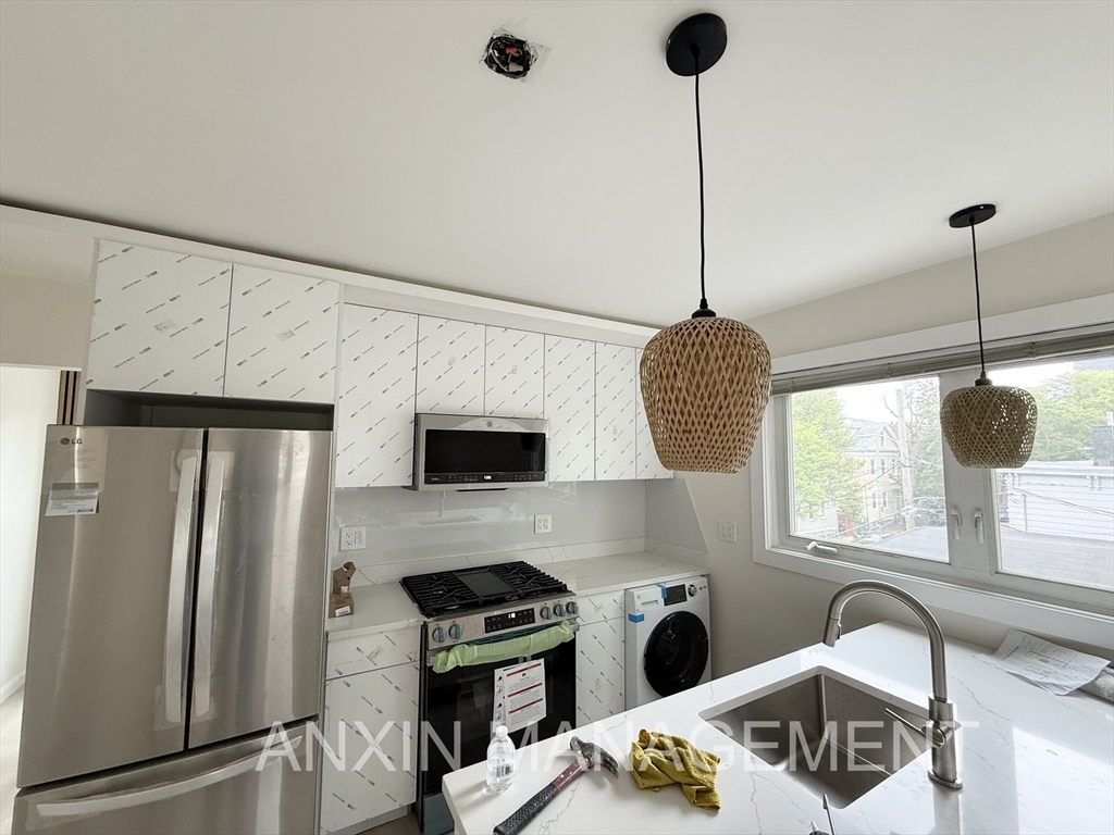 2 bed, 1 bath apartment for rent at 144H Spring St Unit 2, East Cambridge — photo 3 of 14