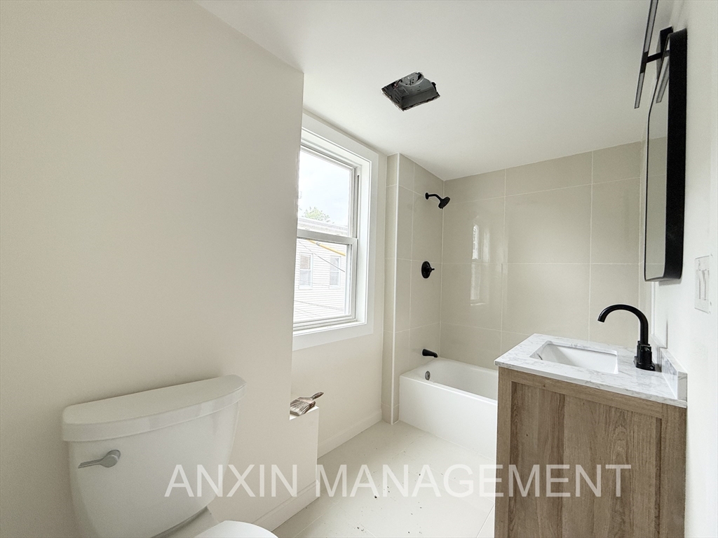 2 bed, 1 bath apartment for rent at 144H Spring St Unit 2, East Cambridge — photo 4 of 14