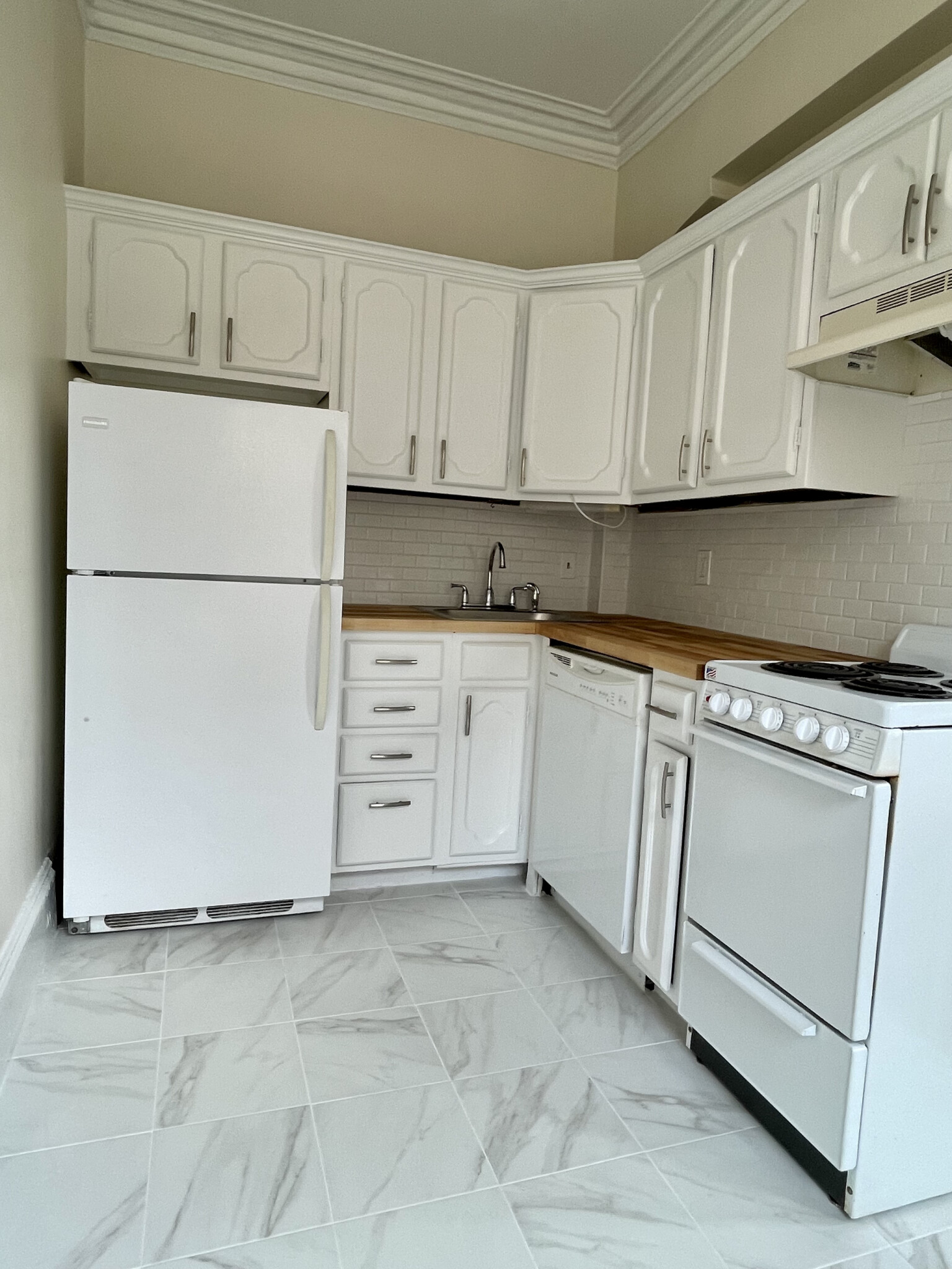2 bed, 1 bath apartment for rent at 145 Arlington St Unit 4, Back Bay — photo 3 of 12