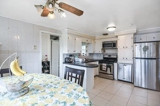 4 bed, 2 bath apartment for rent at 145 Arnold Unit 2, Revere — photo 2 of 18