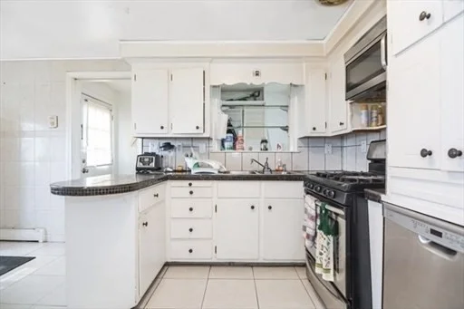 4 bed, 2 bath apartment for rent at 145 Arnold Unit 2, Revere — photo 1 of 18