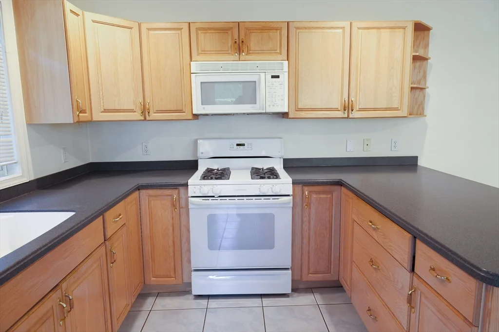 2 bed, 2 bath apartment for rent at 145 Captain Eames Cir Unit 145, Ashland — photo 6 of 33