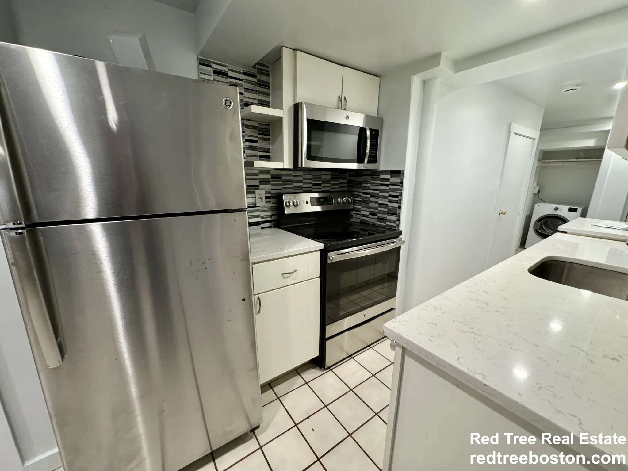 3 bed, 1 bath apartment for rent at 145 Chiswick Rd Unit 8, Brighton — photo 2 of 22
