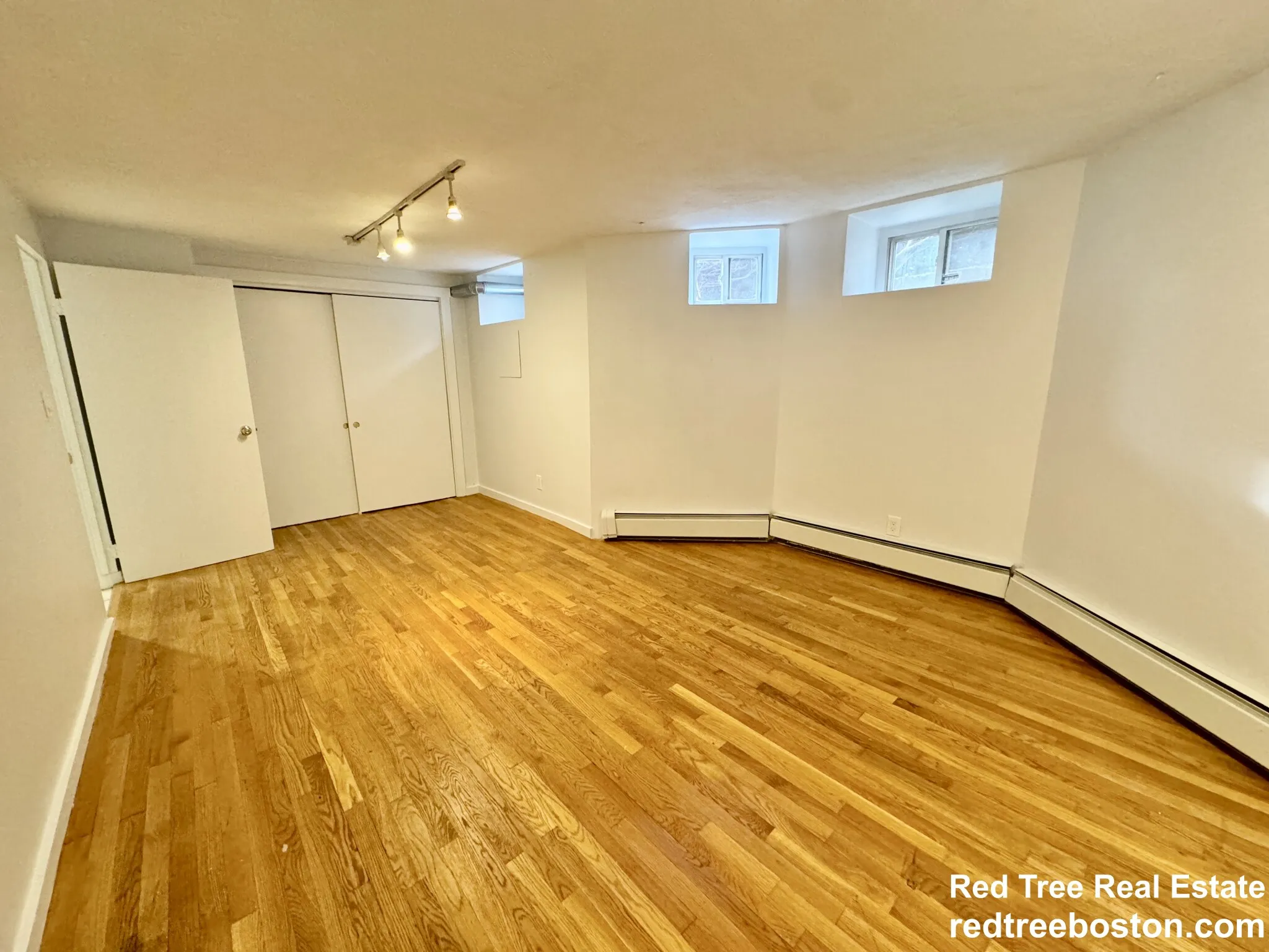 3 bed, 1 bath apartment for rent at 145 Chiswick Rd Unit 8, Brighton — photo 9 of 22