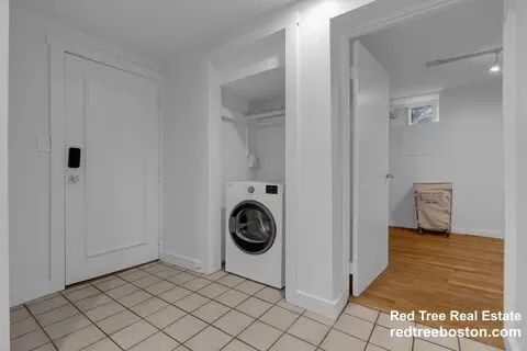 3 bed, 1 bath apartment for rent at 145 Chiswick Rd Unit 8, Brighton — photo 5 of 22