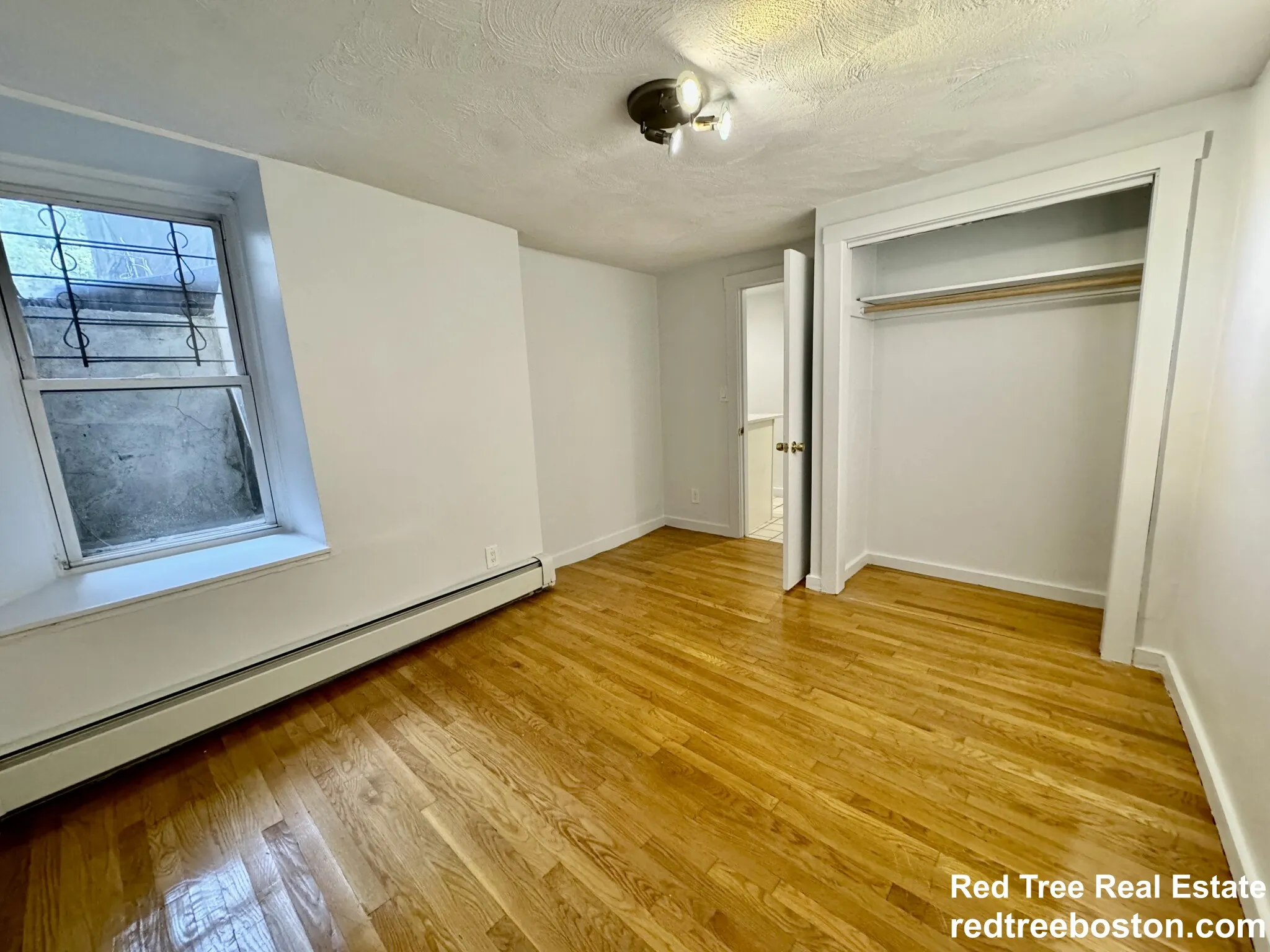 3 bed, 1 bath apartment for rent at 145 Chiswick Rd Unit 8, Brighton — photo 13 of 22