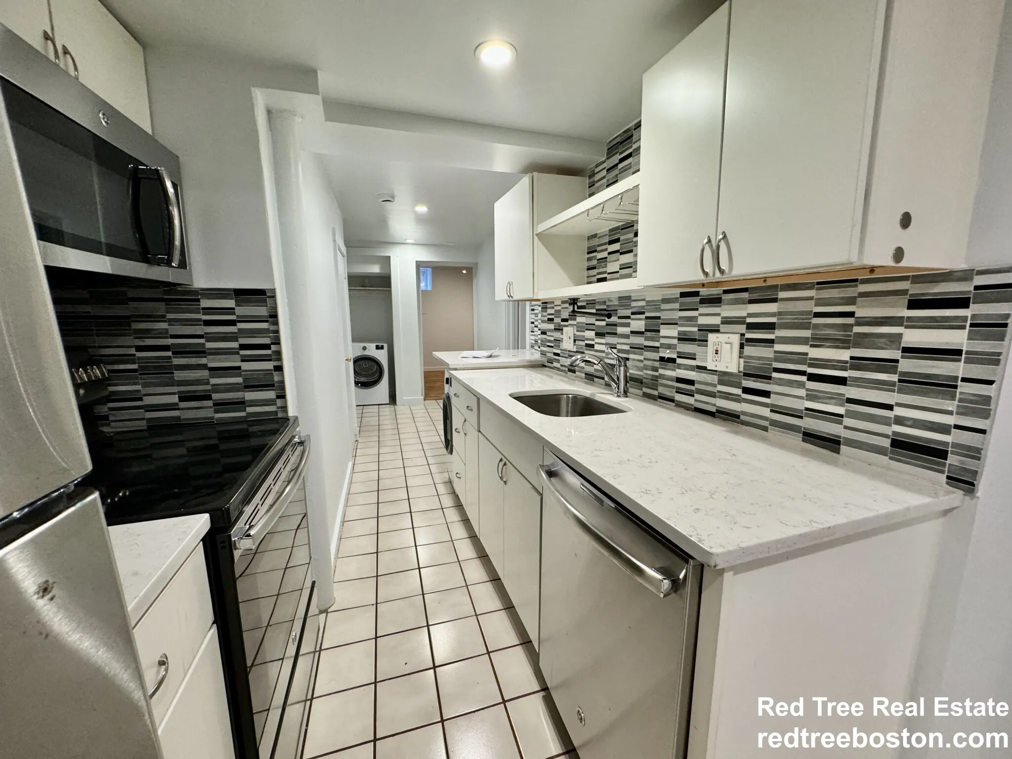 3 bed, 1 bath apartment for rent at 145 Chiswick Rd Unit 8, Brighton — photo 3 of 22