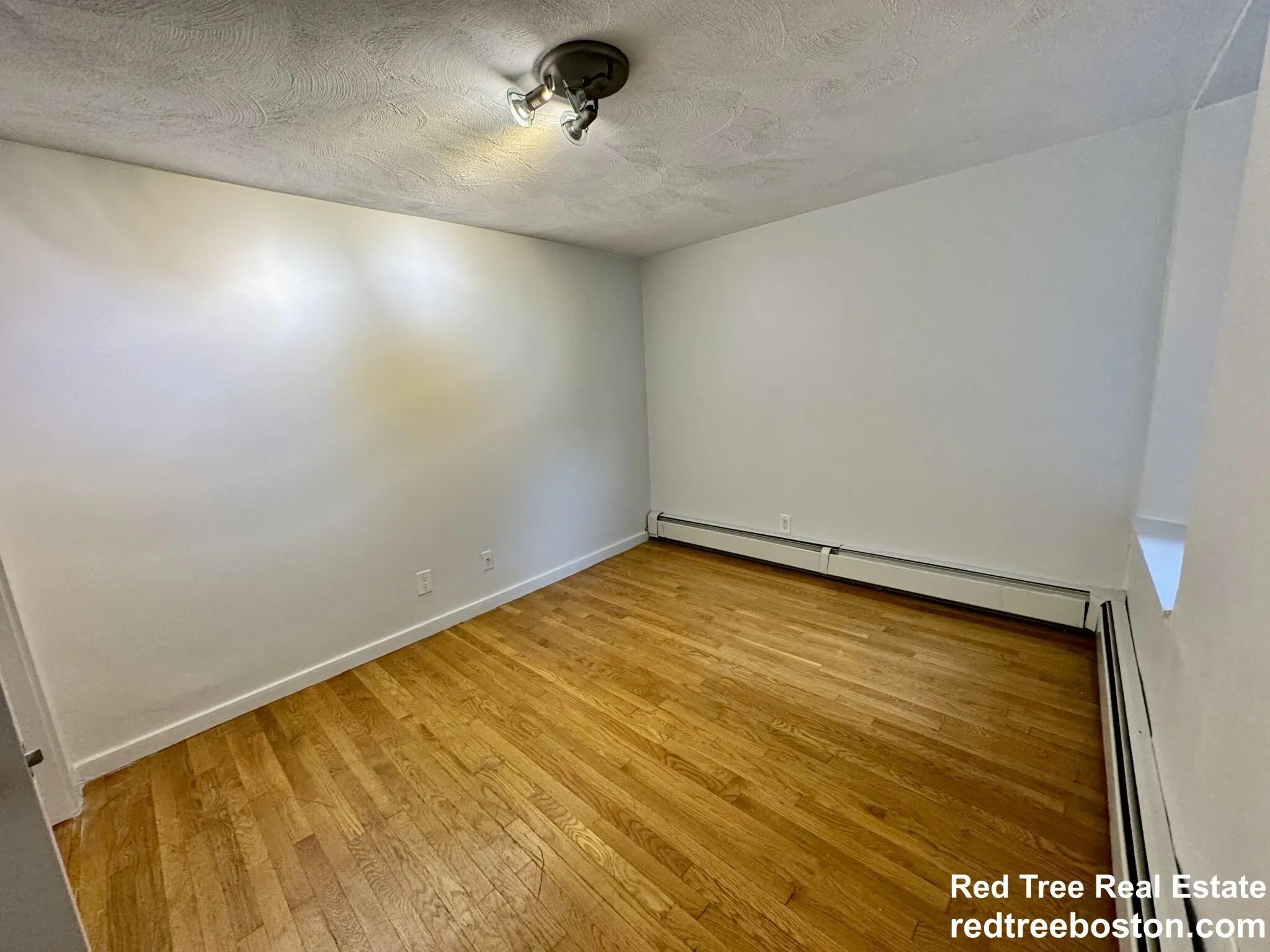 3 bed, 1 bath apartment for rent at 145 Chiswick Rd Unit 8, Brighton — photo 11 of 22