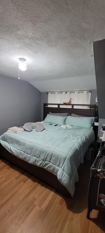 4 bed, 2 bath apartment for rent at 145 Clifton Unit 2, Malden — photo 10 of 11