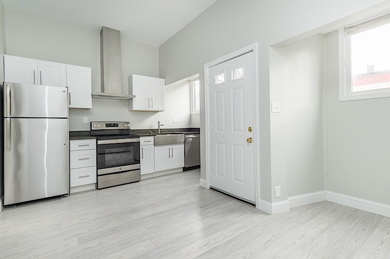 Studio bed, 1 bath apartment for rent at 145 Columbia St Unit 1, The Port — photo 3 of 10