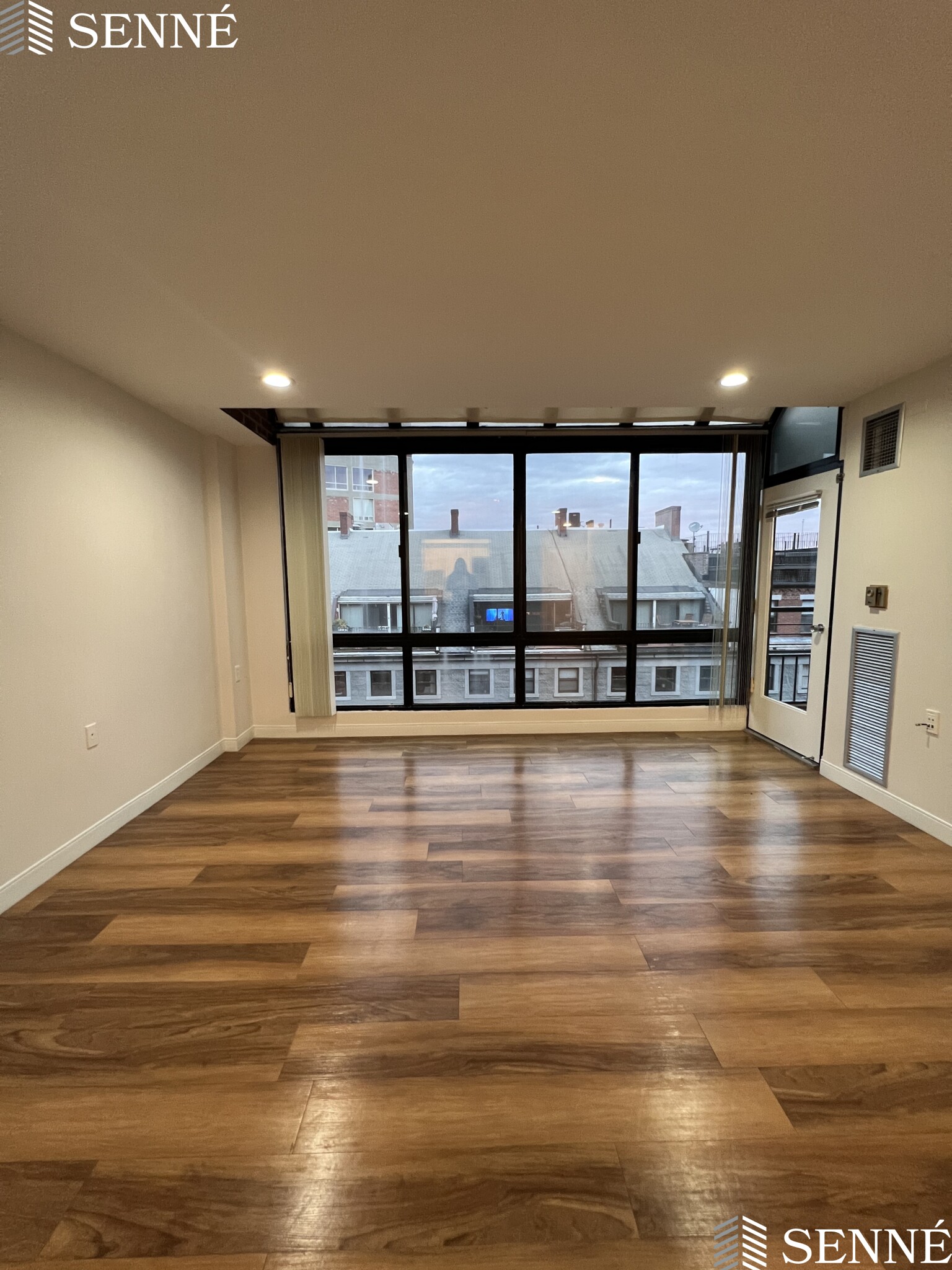 2 bed, 1 bath apartment for rent at 145 Commercial St Unit 515, North End