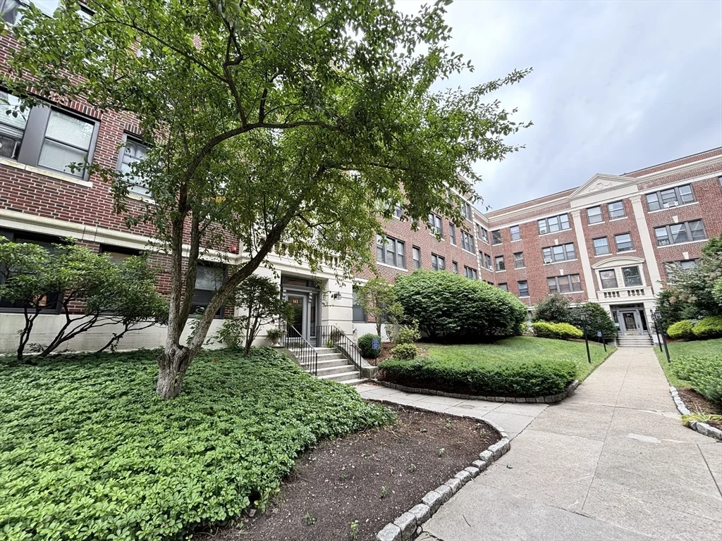 2 bed, 1 bath apartment for rent at 145 Englewood Ave Unit 42, Brighton — photo 13 of 16