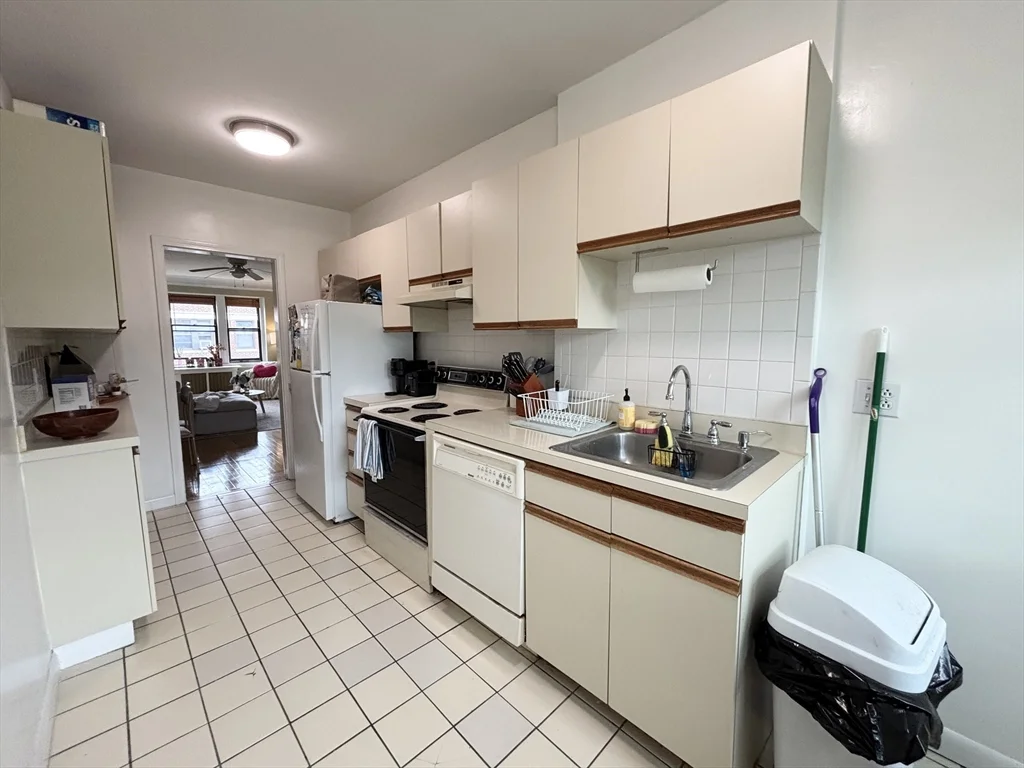 2 bed, 1 bath apartment for rent at 145 Englewood Ave Unit 42, Brighton — photo 9 of 16