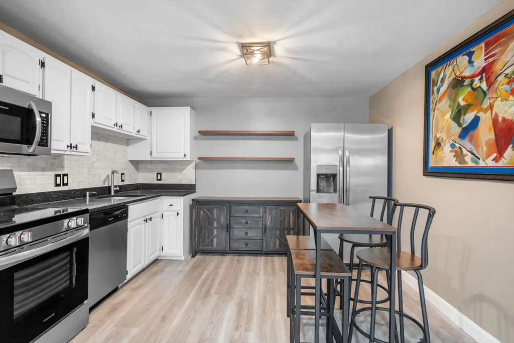 2 bed, 1 bath apartment for rent at 145 Essex Ave Unit 309, Gloucester — photo 7 of 22
