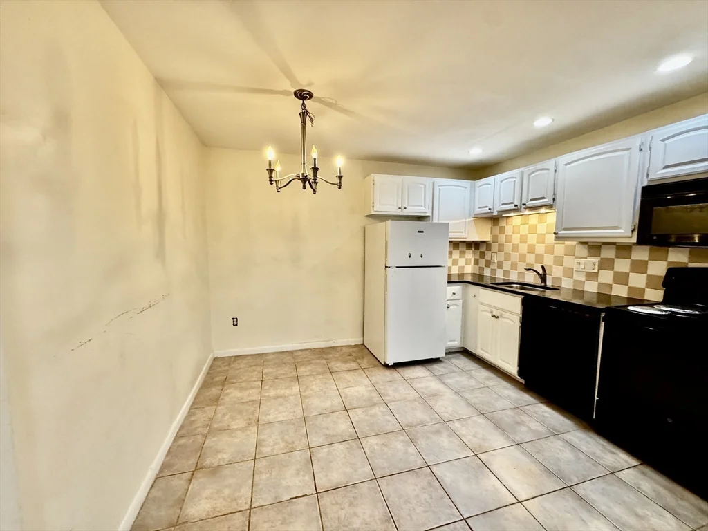 2 bed, 1 bath apartment for rent at 145 Essex Ave Unit 407, Gloucester — photo 6 of 21